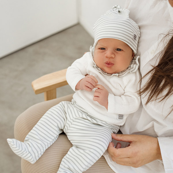 Conjunto Bebé 3 Piezas con Jersey de Punto, Polaina y Gorro Rayas
