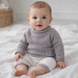 Conjunto bebé 100% algodón gris perla y blanco | Jersey con bodoques + polaina corta  100 % Algodón