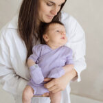 Manoplas bebé 100% algodón canalé calado